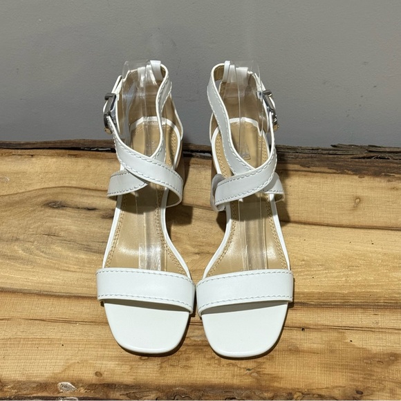 *NEW* Michael Michael Kors White Leather Ashton Sandal Size 7 A26 - Picture 9 of 14
